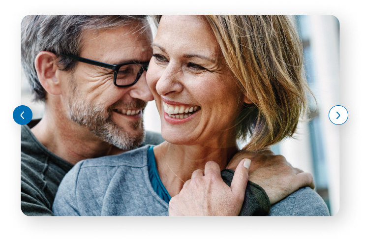  Smiling couple 